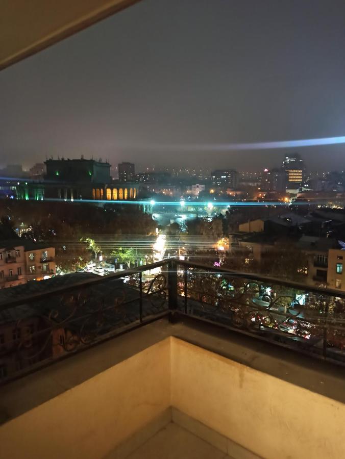 Красивая, Просторная Квартира В Самом Центре Еревана, Рядом С Оперным Театром. Екстериор снимка